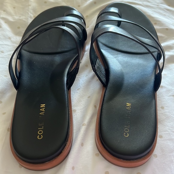 Women’s Cole Haan Flavia Grand black leather sandals. Like New. Size 8 - Picture 5 of 8